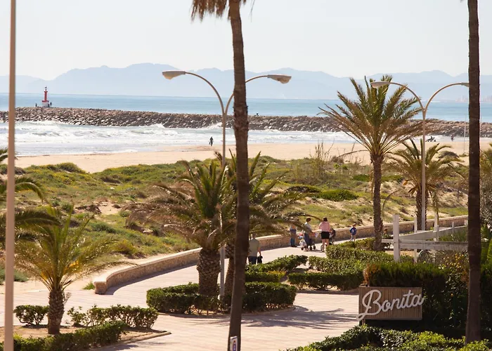 Beachfront Espacio 公寓 *