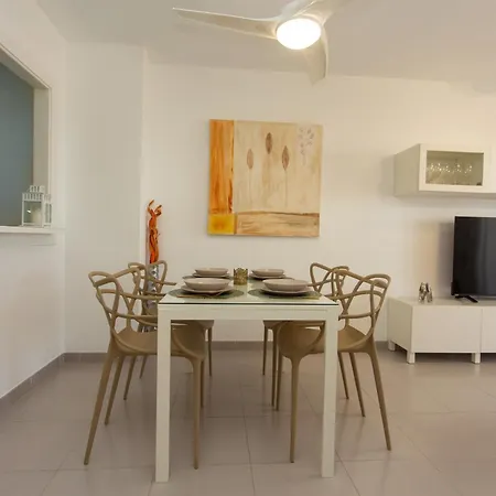 Beachfront Espacio Apartment *