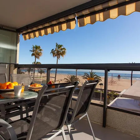 Beachfront Espacio Apartment *