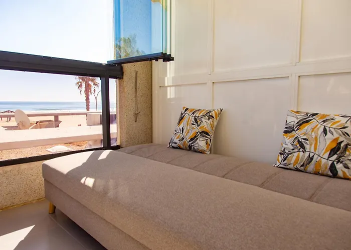 Beachfront Espacio 아파트 쿠엘라