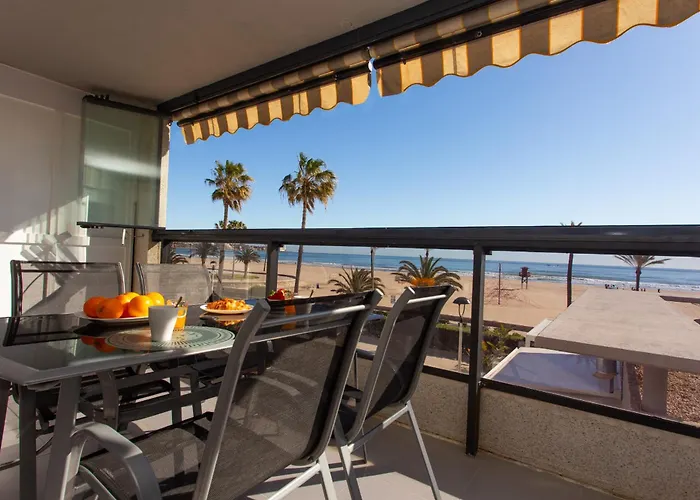 Beachfront Espacio Apartman *
