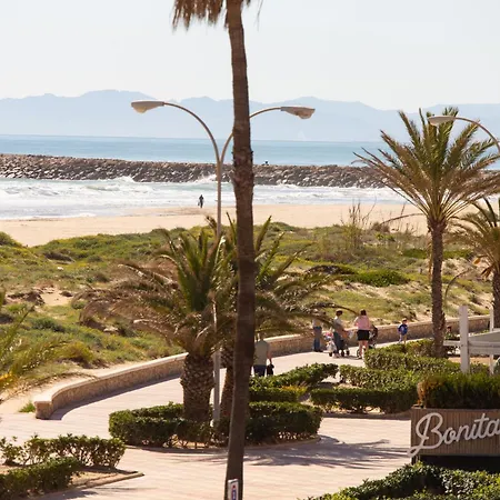 Beachfront Espacio Апартаменты *